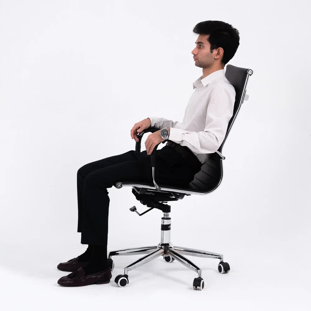 Lean Chair
