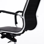 Lean Chair